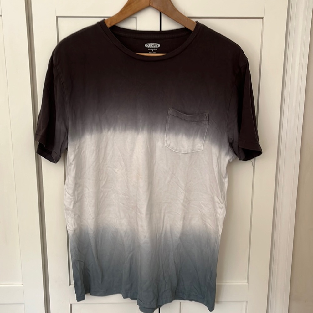 3/$10 Old Navy Gray ombré shirt